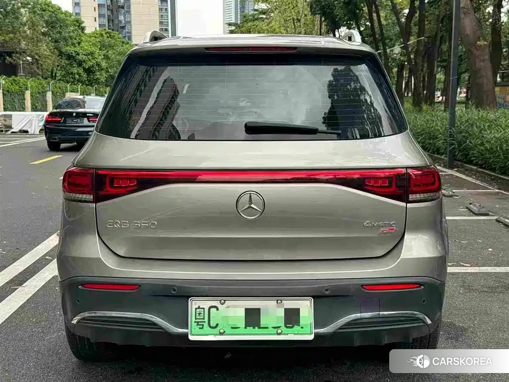 Mercedes-Benz EQB 2022 Champagne/brown из Китая, фото 2