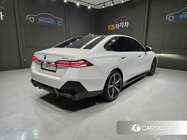 BMW 5 Series (G60) id 4739108 из Кореи 12