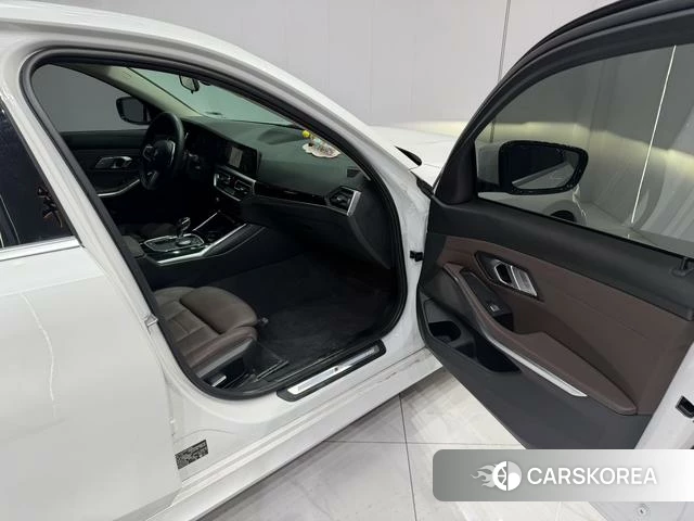 BMW 3 series id 4301725 из Китая 12