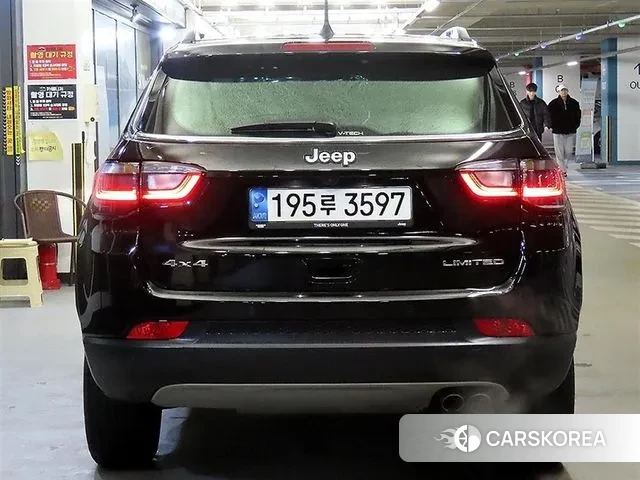 Jeep Compass 2nd Generation 2022 Черный из Кореи, фото 2