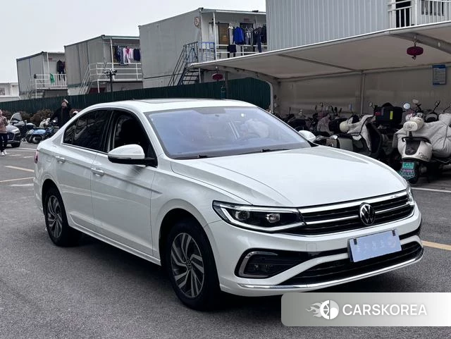 Volkswagen Bora 2024 Белый из Китая, фото 2