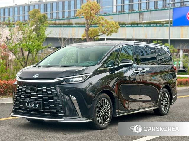 Lexus LM id 4297799 из Китая 12