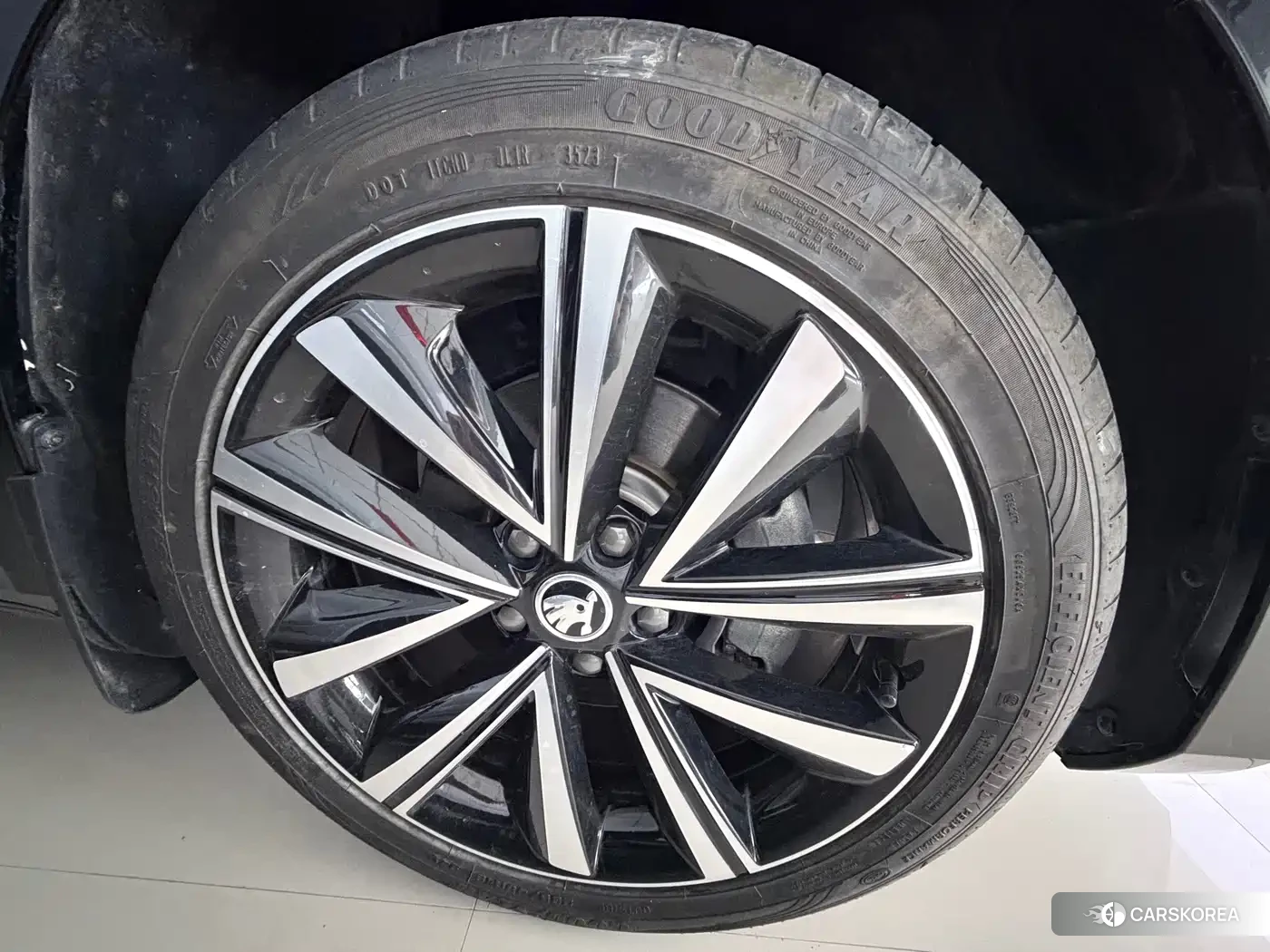 Skoda Superb id 4629574 из Китая 7