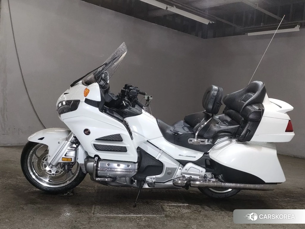 Проданный Honda GL1800 2013 из Японии