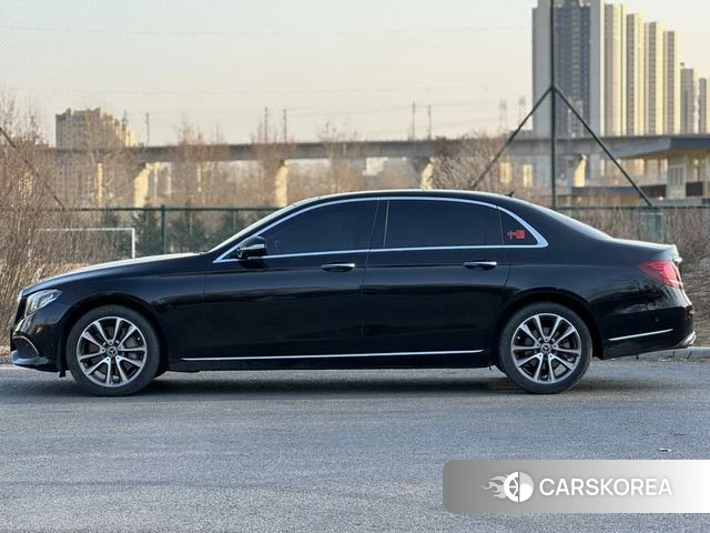 Mercedes-Benz E-class 2019 Черный из Китая, фото 2