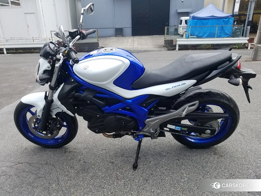 Проданный Suzuki GLADIUS 400 ABS 2012 из Японии, фото 2