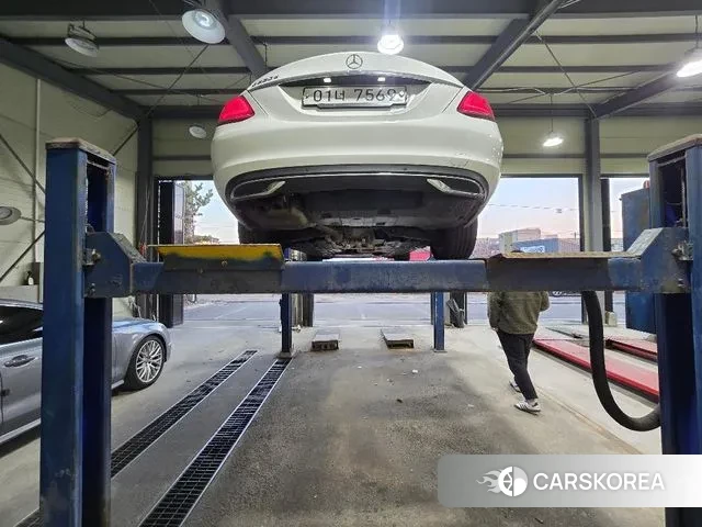 Mercedes-Benz C-Class W205 2019 Белый из Кореи, фото 2