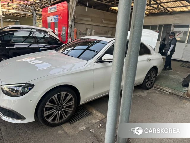 Mercedes-Benz E-Class W213 2022 Белый из Кореи, фото 6