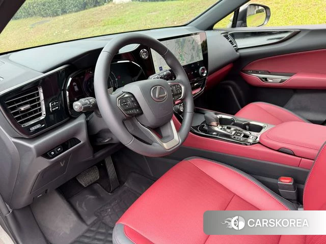 Lexus NX 2025 Серебристо-серый из Китая, фото 5