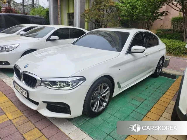 BMW 5 Series (G30) 2018 Жемчужный цвет из Кореи, фото 2