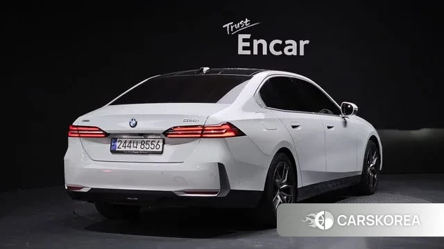 BMW 5 Series (G60) id 3538865 из Кореи 12