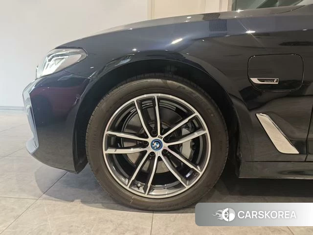 BMW 5 series PHEV 2022 Черный из Китая, фото 4