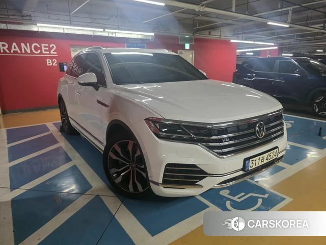 Volkswagen Touareg 3rd generation 2021 Белый из Кореи, фото 4