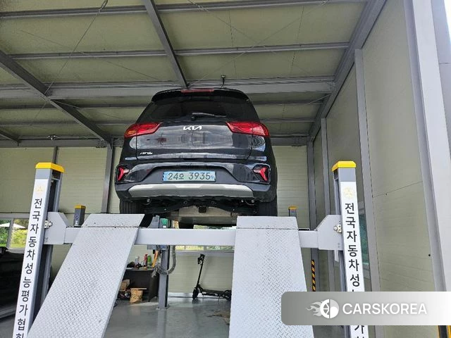 Kia Niro Plus 2022 Черный из Кореи, фото 2