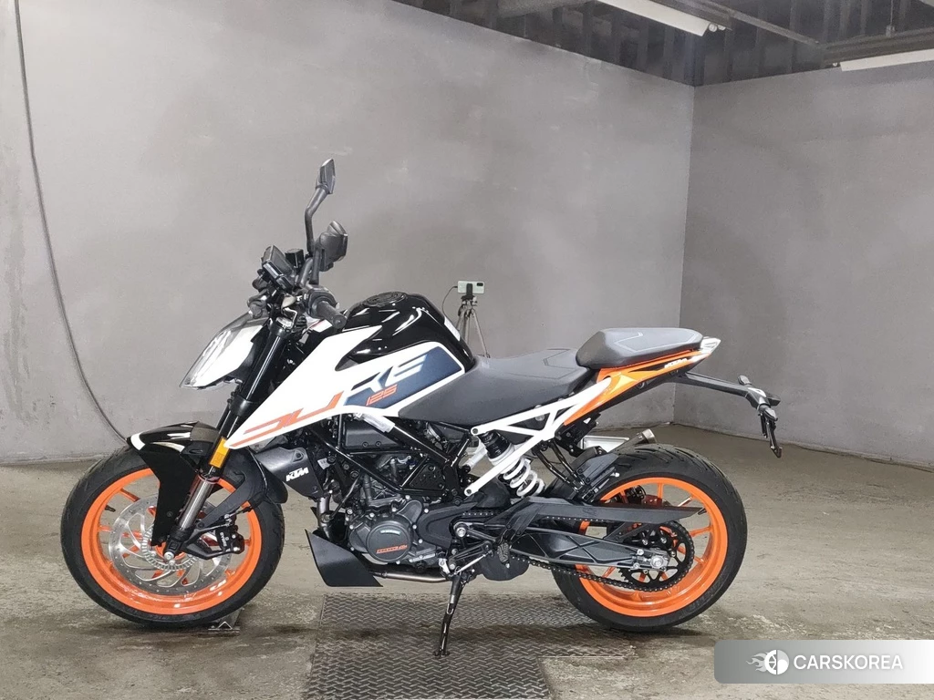 Проданный KTM 125 DUKE 2023 из Японии, фото 2