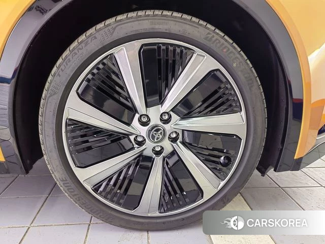 Toyota bZ5 id 4261115 из Китая 12