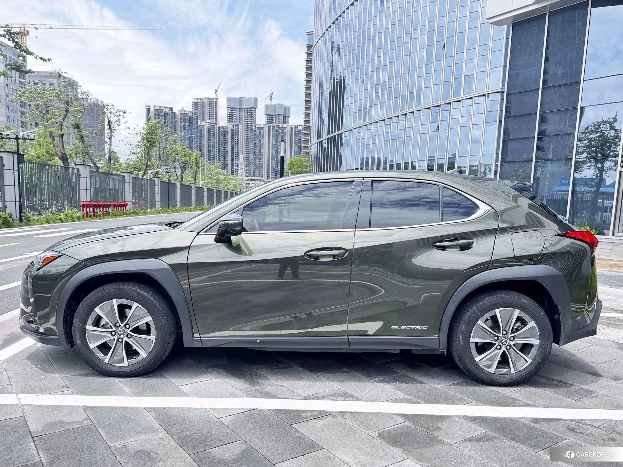 Lexus UX EV id 4468014 из Китая 12