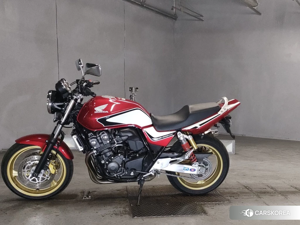Проданный Honda CB400SF 2012 из Японии, фото 2
