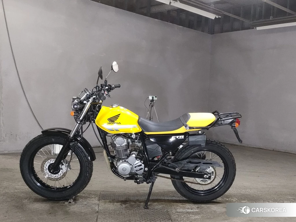 Проданный Honda FTR223 2015 из Японии
