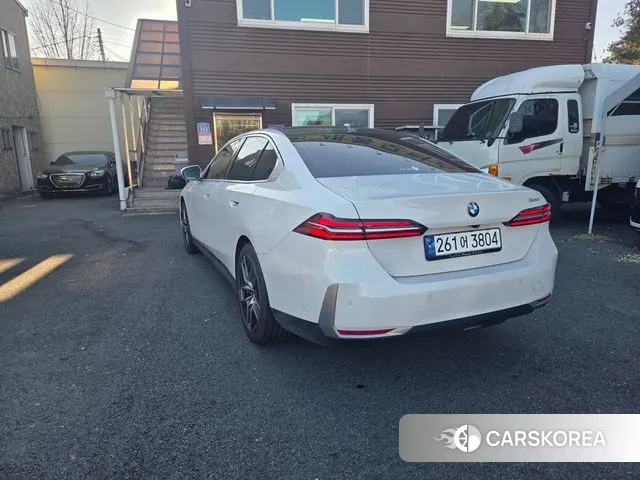 BMW 5 Series (G60) id 3457522 из Кореи 12