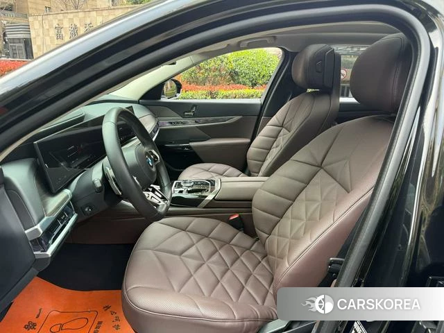 BMW 7 series 2024 Черный из Китая, фото 2
