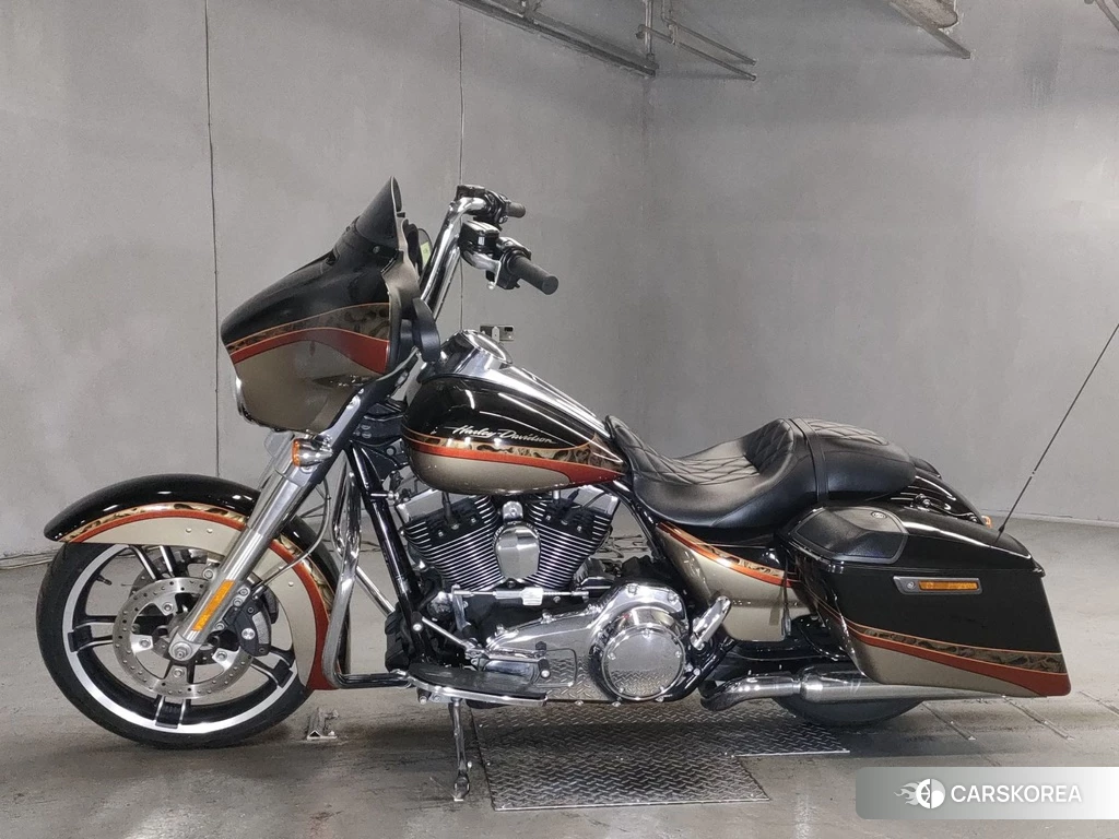 Проданный Harley-Davidson Street Glide FLHX1690 2014 из Японии, фото 2