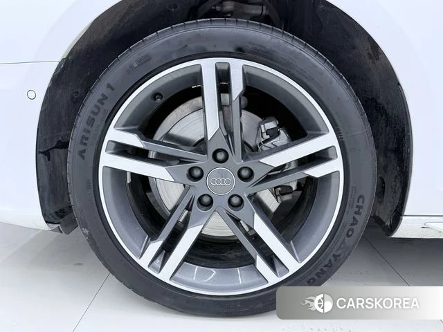 Audi A4L id 4260759 из Китая 8