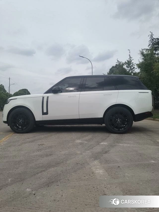 Land Rover Range Rover 2023 Белый из Китая, фото 2
