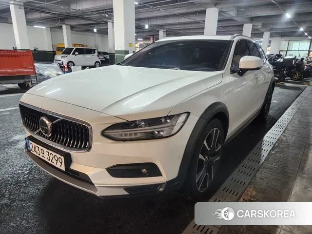 Volvo V90 Cross-Country 2023 Белый из Кореи, фото 3