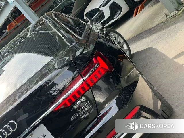 Audi A6L id 4307006 из Китая 10