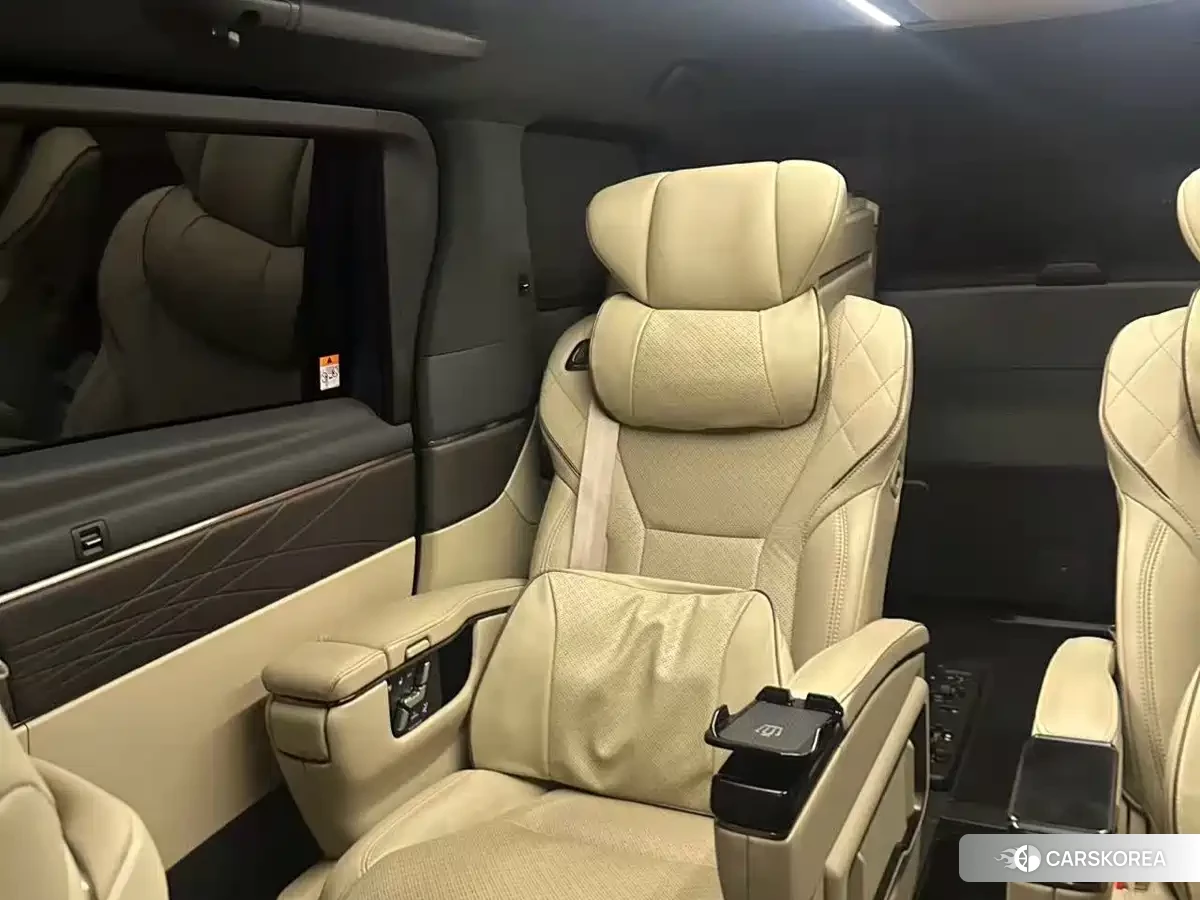 Toyota Vellfire 2024 Черный из Китая, фото 2