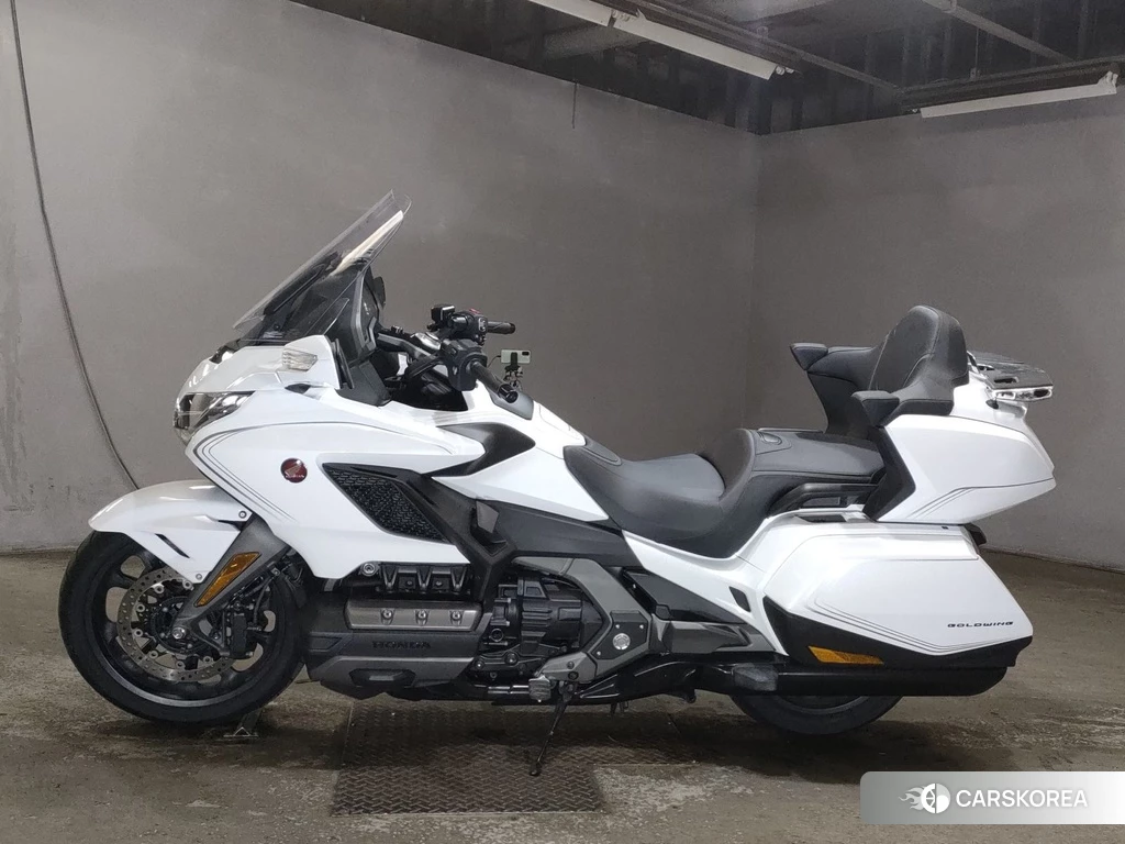 Проданный Honda GL1800 TOUR 2020 из Японии