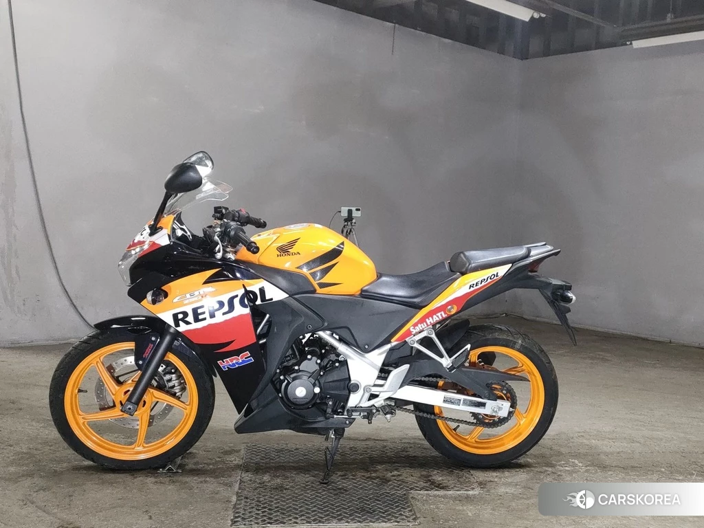 Проданный Honda CBR250R 2013 из Японии, фото 2