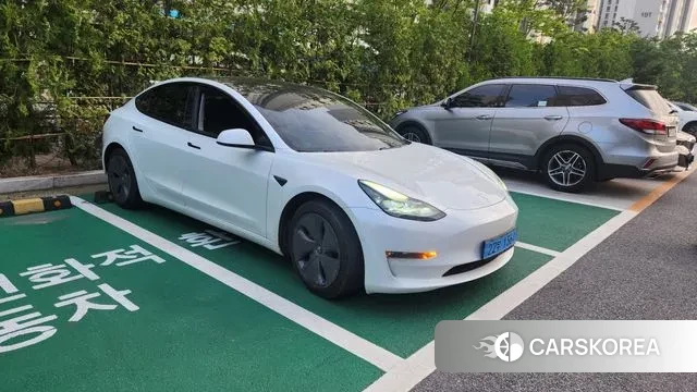 Tesla Model 3 2021 Черный из Кореи, фото 2