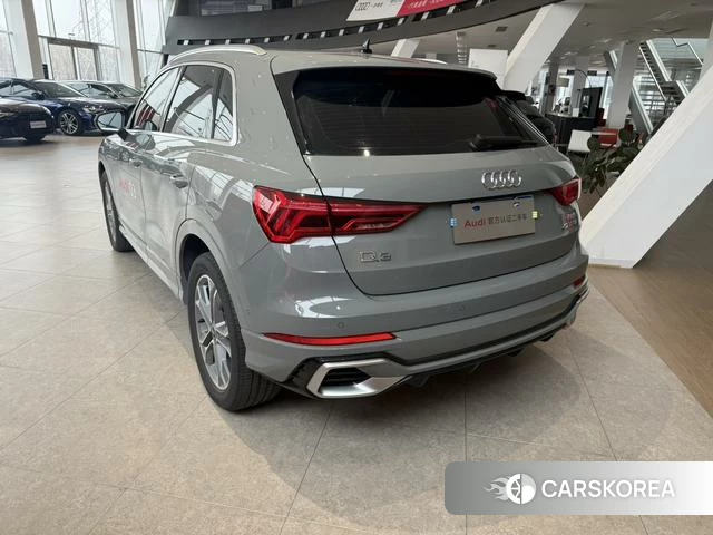 Audi Q3 2024 Темно-серый из Китая, фото 2