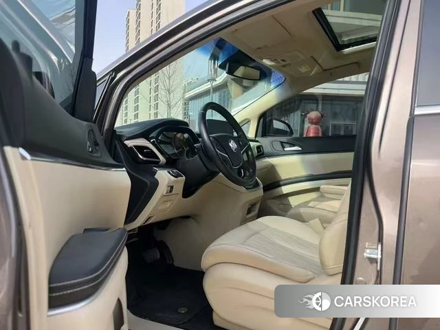 Buick GL8 2023 Коричневый из Китая, фото 2