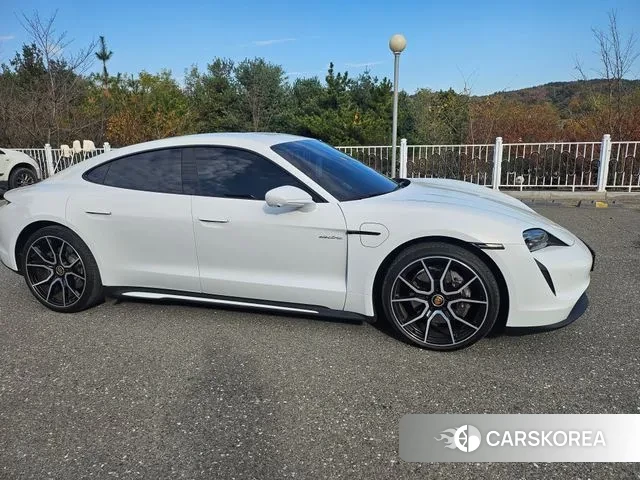 Porsche Taycan 2023 Белый из Кореи, фото 2