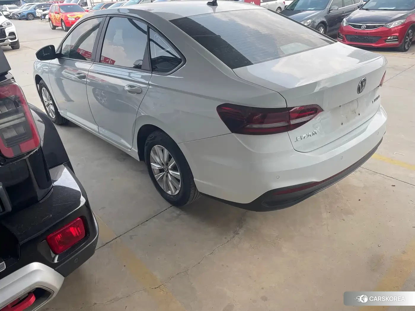Volkswagen Lavida 2023 Белый из Китая, фото 5