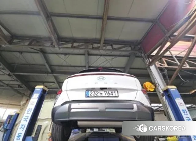 Hyundai Kona (SX2) 2024 Белый из Кореи, фото 2