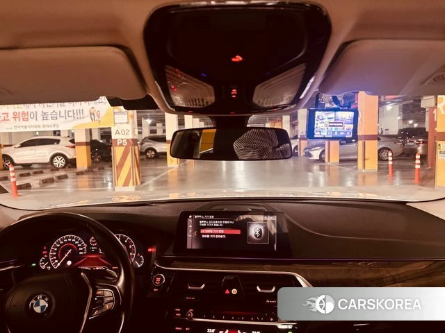 BMW 5 Series (G30) 2019 Белый из Кореи, фото 2