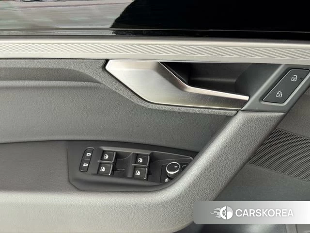Volkswagen Touareg id 4297639 из Китая 12
