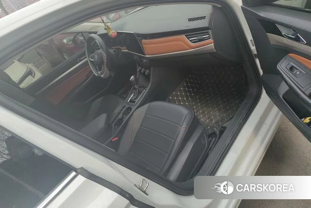 Volkswagen Bora 2023 Белый из Китая, фото 6