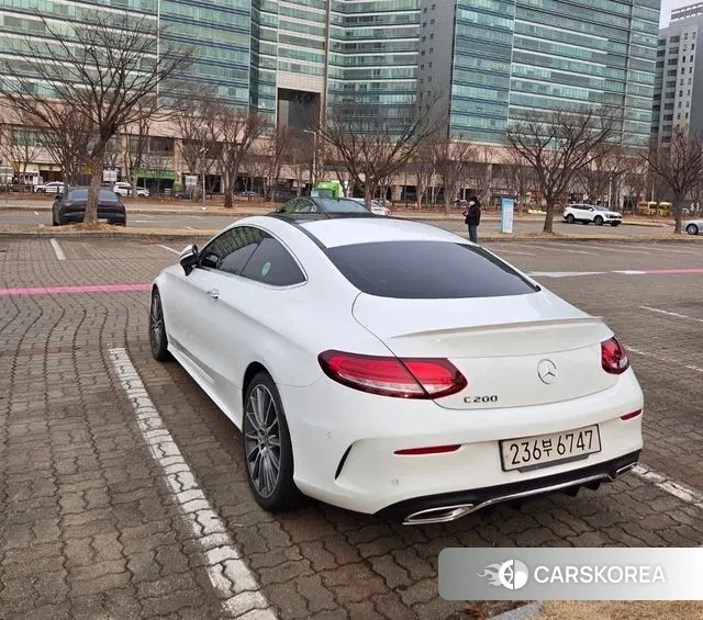 Mercedes-Benz C-Class W205 2023 Белый из Кореи, фото 2