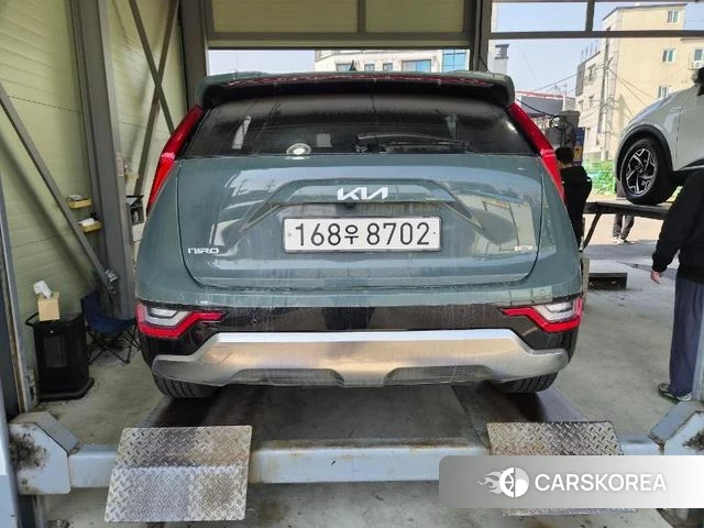 Kia Di Ol Nu Niro 2022 Темно-зеленый из Кореи, фото 2