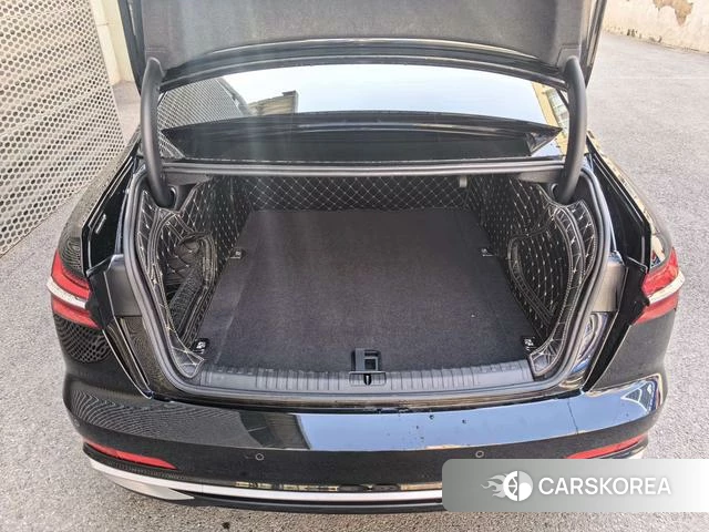 Audi A6L 2023 Черный из Китая, фото 2