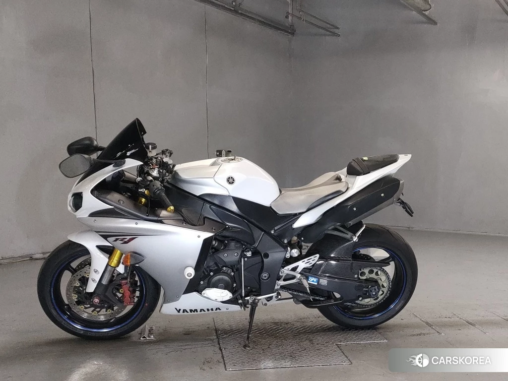 Проданный Yamaha YZF-R1 2010 из Японии