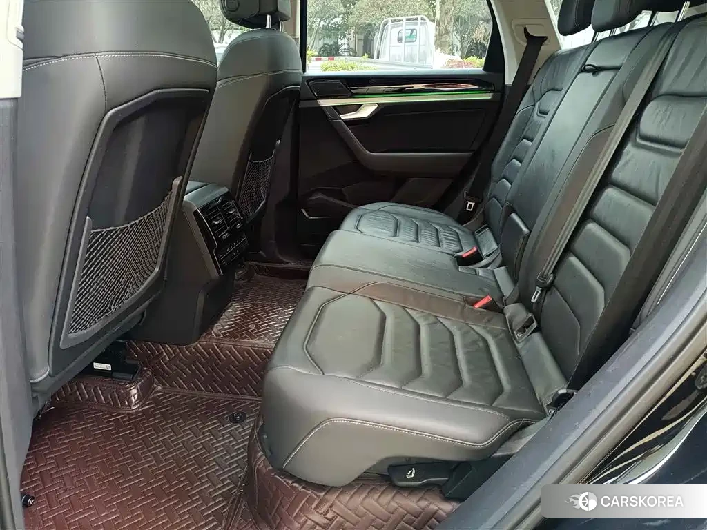 Volkswagen Touareg id 4589353 из Китая 8