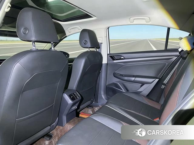 Volkswagen Bora 2021 Белый из Китая, фото 2