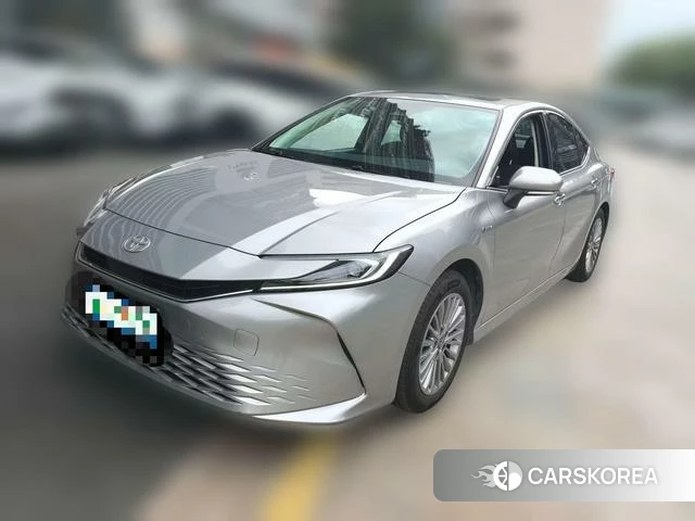 Toyota Camry 2024 Серебристо-серый из Китая, фото 4
