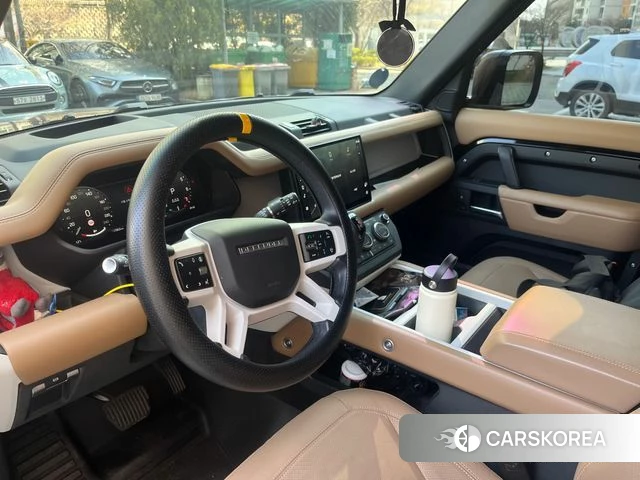 Land Rover Defender (L663) 2025 Черный из Кореи, фото 2